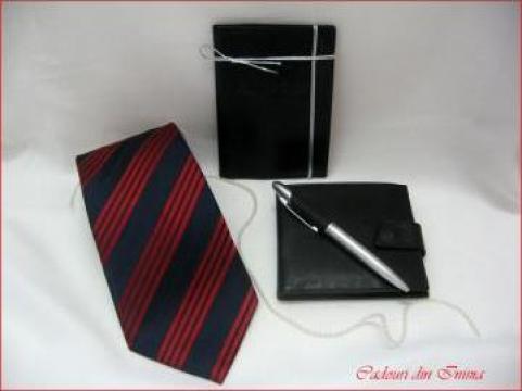 Cadou Business 7 - portofel, portpasaport, cravata, pix