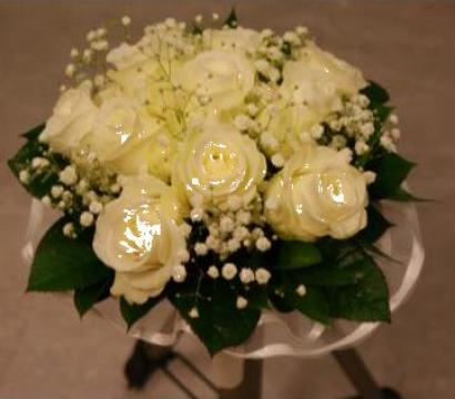 Buchet pentru mireasa 11 fire trandafiri albi mod 812 de la Floraria Stil
