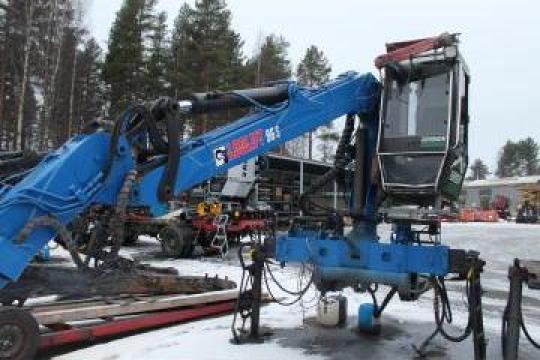 Macara Timber Crane Loglift 96ST de la Porokka Forest Oy