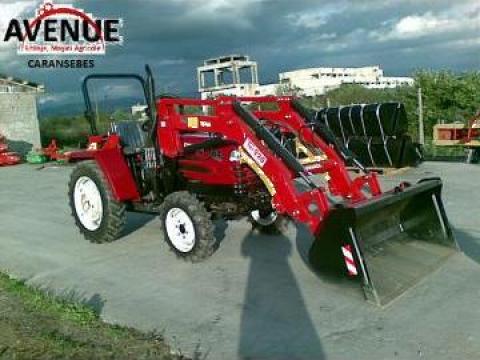 Tractor cu incarcator frontal 25CP, 4x4