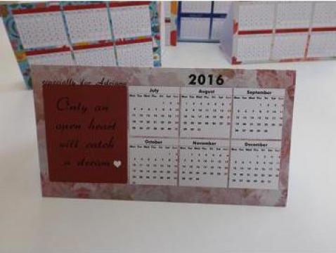 Calendar de birou personalizat de la Sc LoveArtsYou Srl