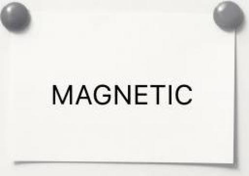 Tapet alb magnetic