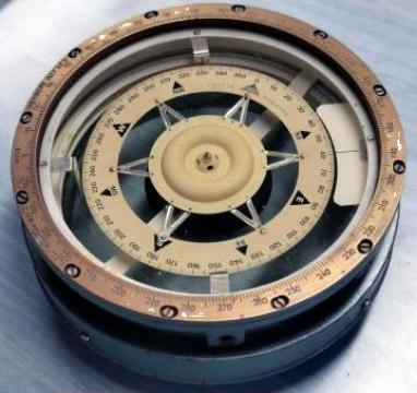 Compas magnetic naval de la Servomar Mirela