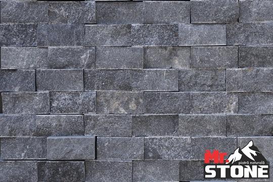 Mozaic Black Dark split face 4,8 x 10cm de la Antique Stone Srl