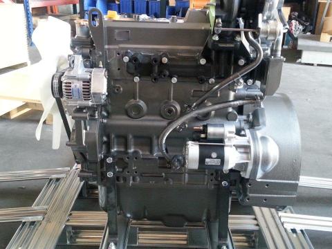 Motor diesel Yanmar 4TNV98T