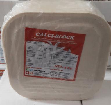 Sare vitaminizata Calciblock de la Agrieco Livestock Srl