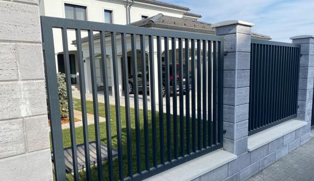 Gard si porti metal moderne de la Atelierul De Fier Forjat Badea Cartan Srl