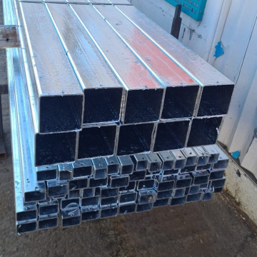 Stalp gard zincat 40x40x2 mm H 2500 mm de la H Metal Srl