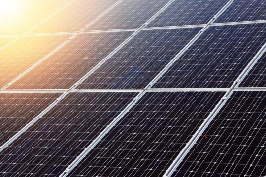 Kit fotovoltaic complet off-grid panouri solare 2.5 KWp de la Curentgratis.eu (Ciupercaria Srl)
