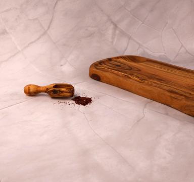Lingura condimente dozator din lemn de maslin 1