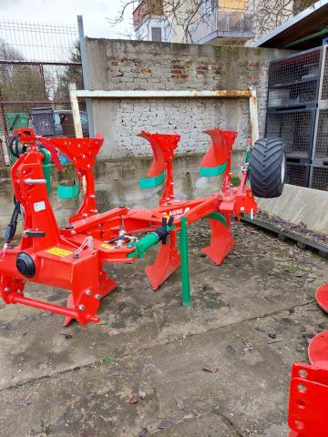 Plug reversibil Agro-Masz PO3+ de la Szilassy Srl