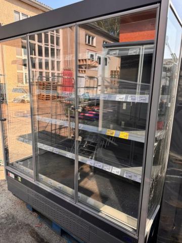 Vitrine frigorifice cu 3  usi, Carrier