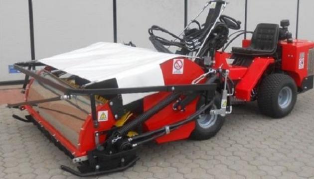Masina autopropulsata pentru recoltat alune, nuci, migdale