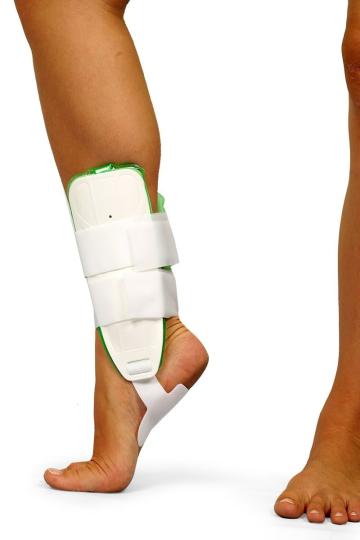 Orteza glezna-picior cu atela laterala fixa si perna de aer de la Medaz Life Consum Srl