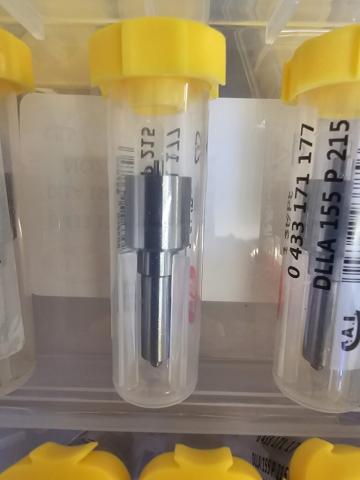 Duza injector motor Cummins DLLA155P215 Bosch 0433171177 de la Kubo Yanm Industrial Srl