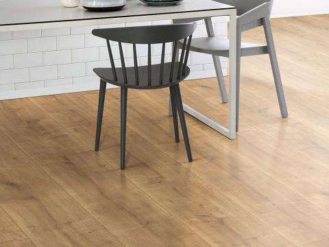 Parchet laminat Egger EPL103 Stejar Hamilton 8 mm de la Visaria Design Srl.