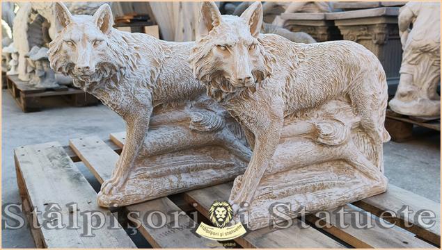 Statueta animal lup, maro antichizat de la Lupau V. Viorel II