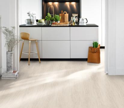 Parchet laminat Egger EDF198 Stejar Hillway alb 7,5 mm de la Visaria Design Srl.