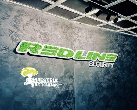 Decoratiune Logo Red Line Security cu licheni naturali