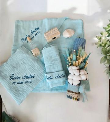 Trusou botez din muselina mint-aqua - personalizat de la Julies Boutique Srl