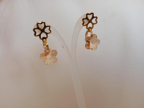 Cercei auriti cu swarovski de la Crissy Atelier Srl