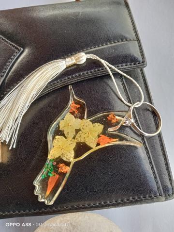 Decor geanta colibri din rasina