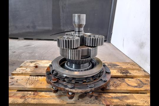 Transmisie finala punte fata stanga JCB 426 (ZF MTL3085) de la PFP Auto Srl