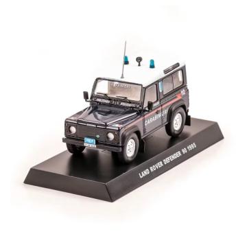 Macheta auto Land Rover Defender 90 Carabinieri de la Hobbyplanet Romania